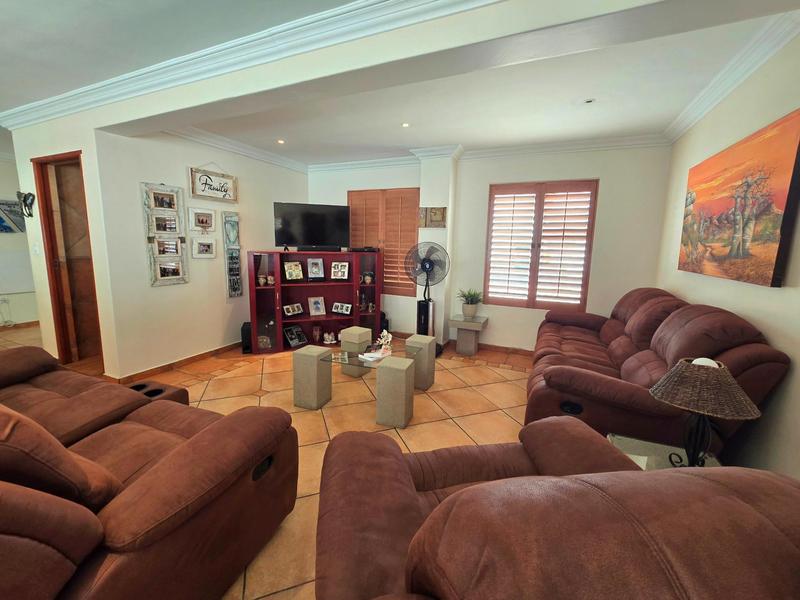 5 Bedroom Property for Sale in Golden Mile Western Cape